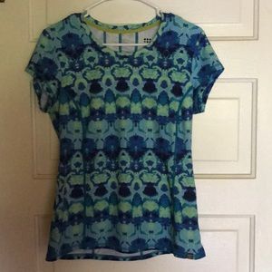 Title nine short sleeve shirt size medium